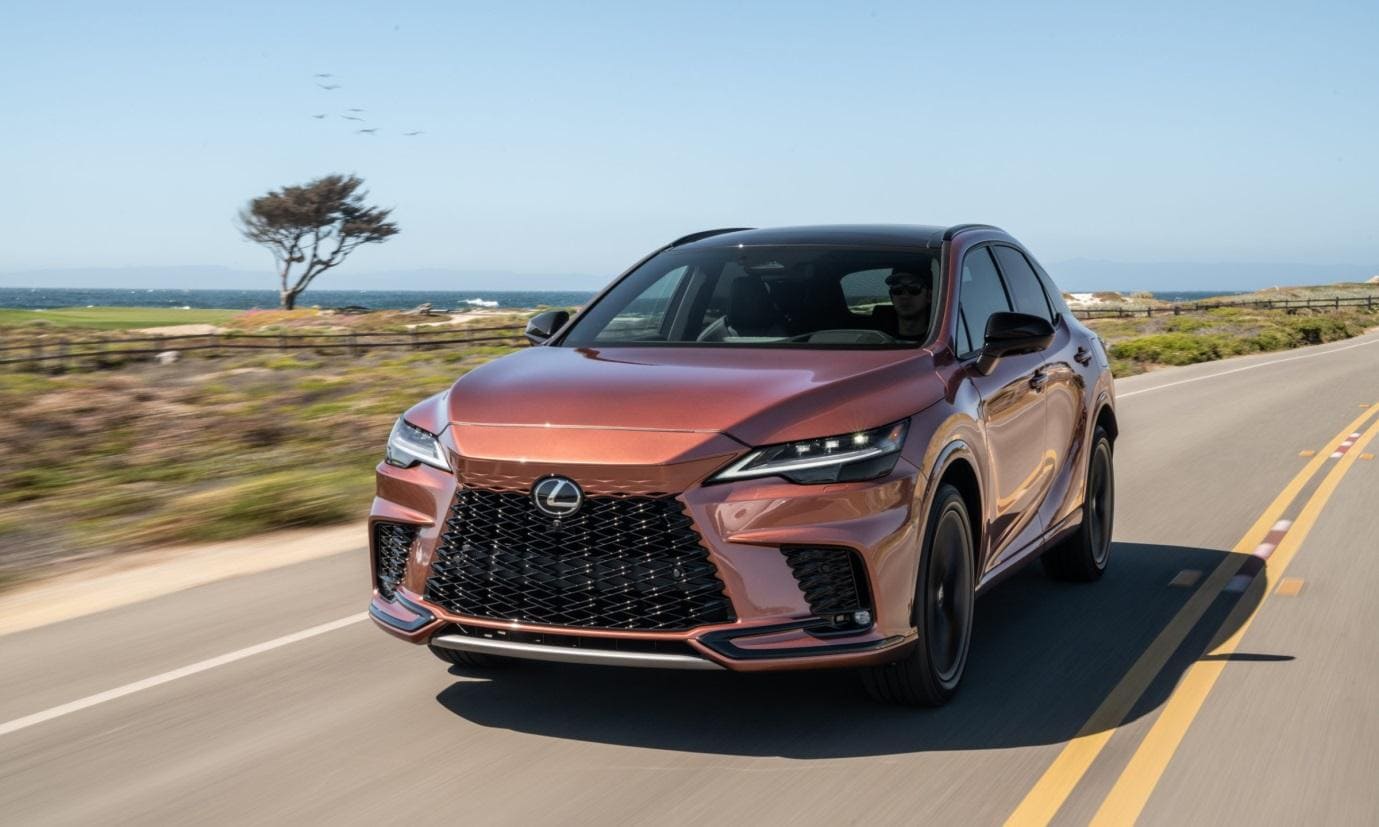 Lexus RX - Crossover cỡ trung thiết kế lưới tản nhiệt độc đáo