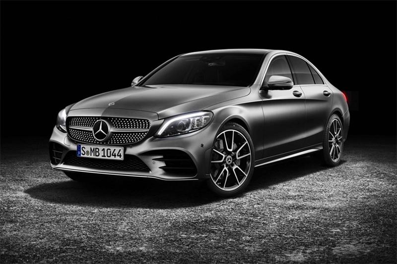 Mercedes-Benz C-Class là lựa chọn hàng đầu của nhiều phụ nữ