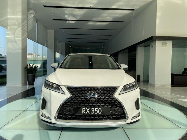 Tìm hiểu về dòng xe Lexus 5 chỗ
