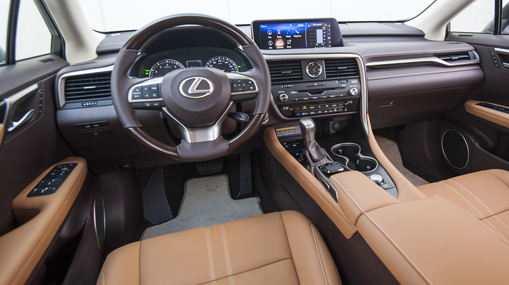 Quy trình vệ sinh nội thất ô tô Lexus đơn giản tại nhà 