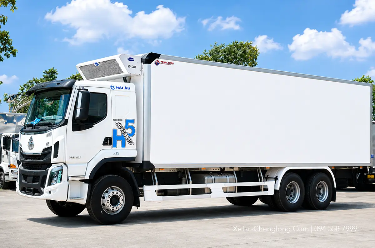 Thùng đông lạnh xe tải Chenglong H5 6x4 270HP 3 chân
