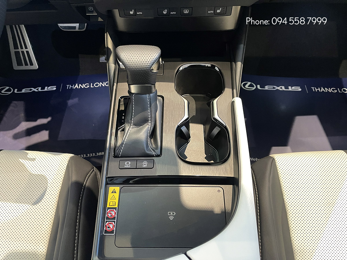 Những trang bị tiện nghi trên xe Lexus ES 250 F SPORT