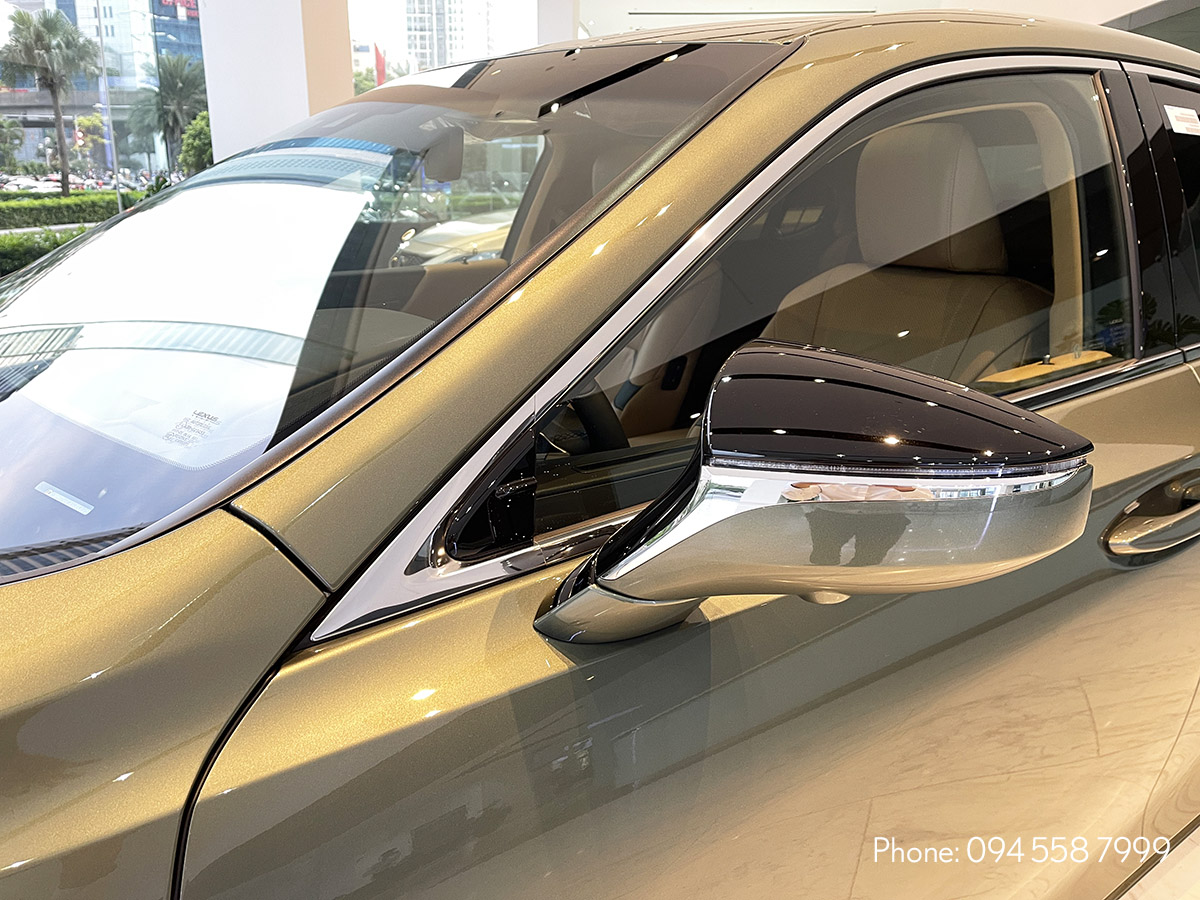 Gương chiếu hậu trên xe Lexus ES