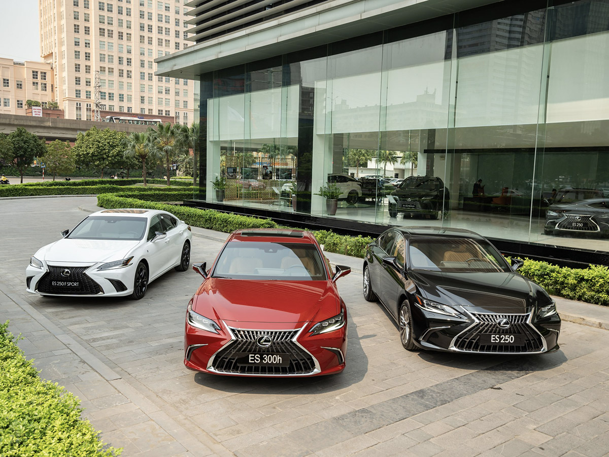 Các phiên bản xe Lexus ES đang phân phối tại Việt Nam