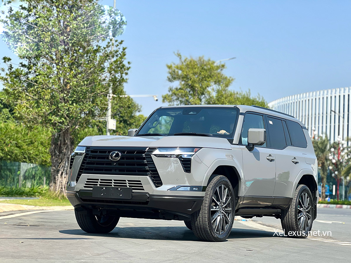 Lexus GX550 màu Xám Xi Măng