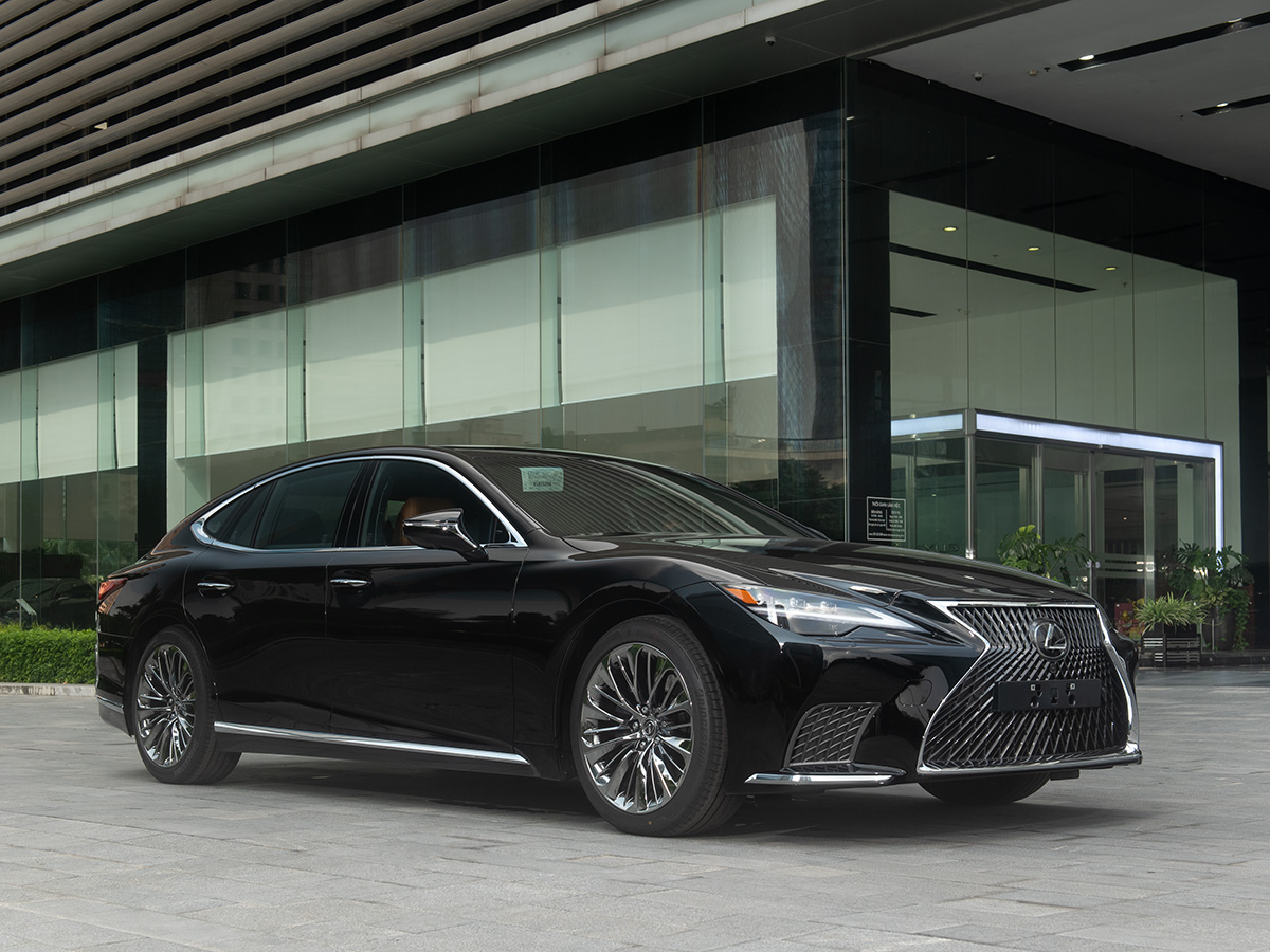 Lexus LS 500h 2026