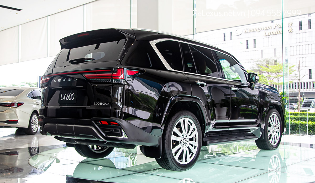 Ngoại thất xe Lexus LX600 - Phần thân sau xe