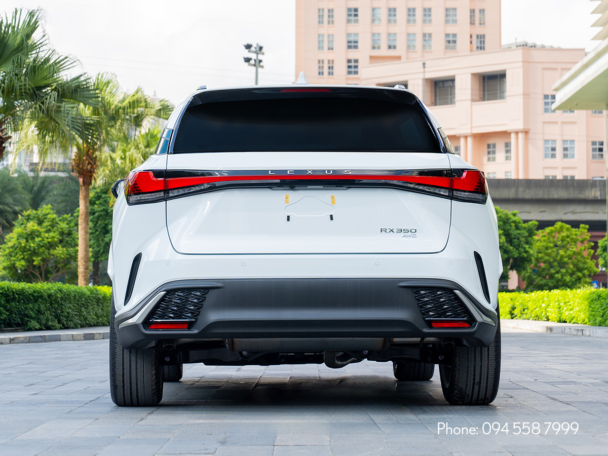 Phần đuôi xe Lexus RX 350 F SPORT màu trắng White Nova (083)