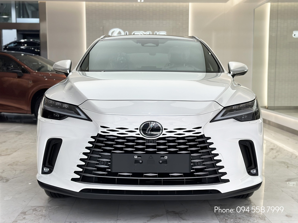 Phần đầu xe Lexus RX 350 Luxury màu trắng Sonic Quartz (085)