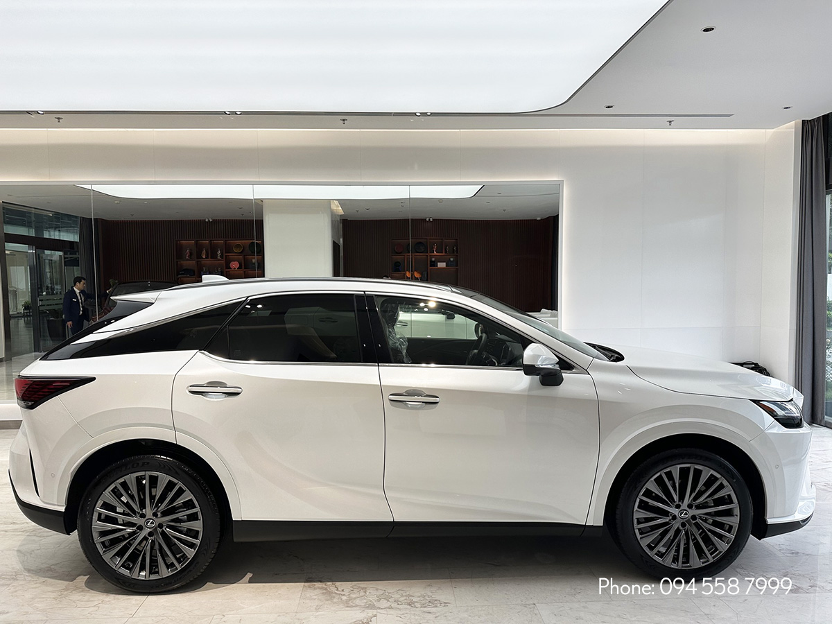 Phần thân xe Lexus RX 350 Luxury màu trắng Sonic Quartz (085)