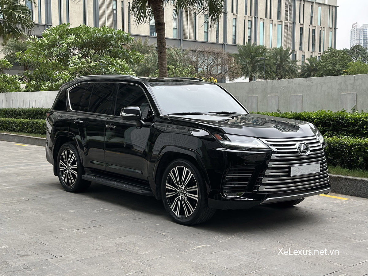 Bán xe Lexus LX600 cũ, bản 7 chỗ, đời 2023, màu Đen, mới chạy 26.774 km, Giá cực hợp lý