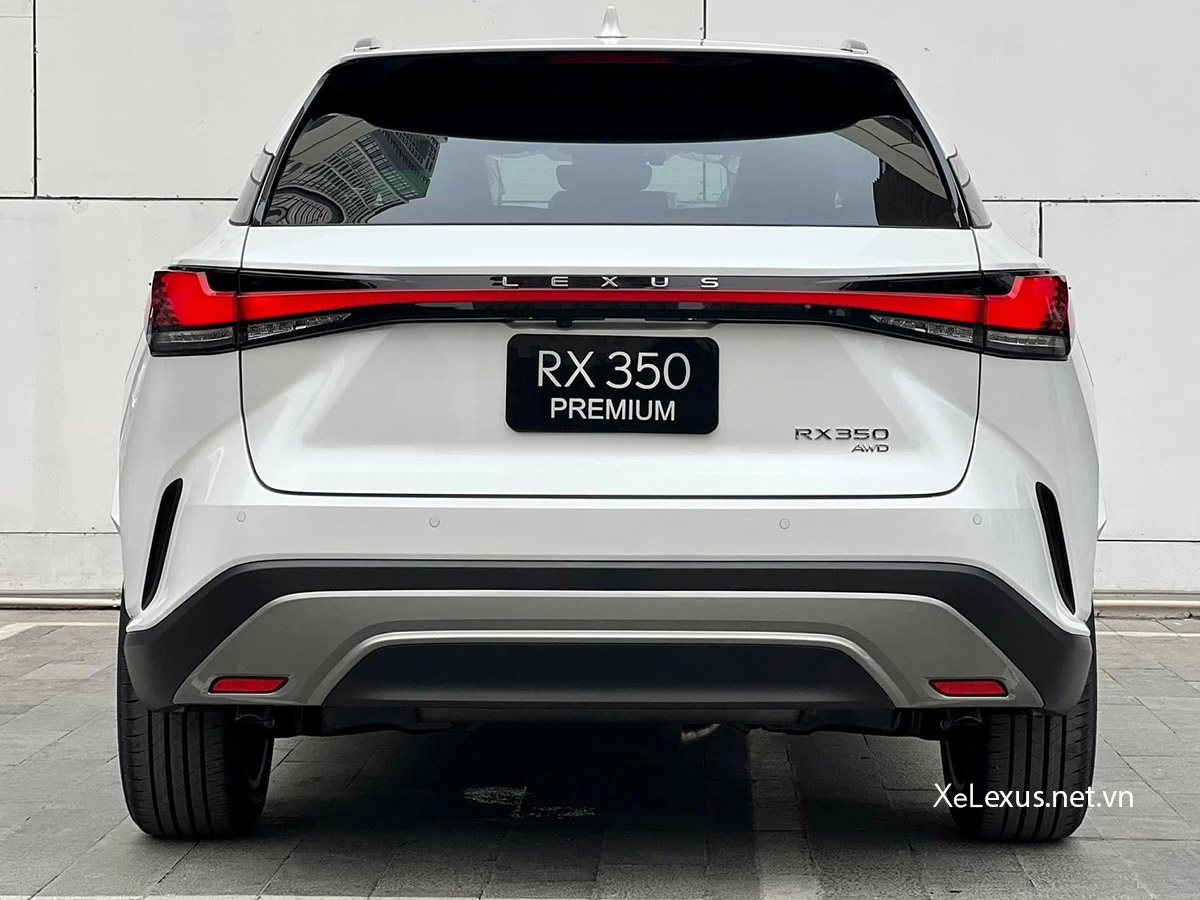 Đuôi xe Lexus RX 350h Premium