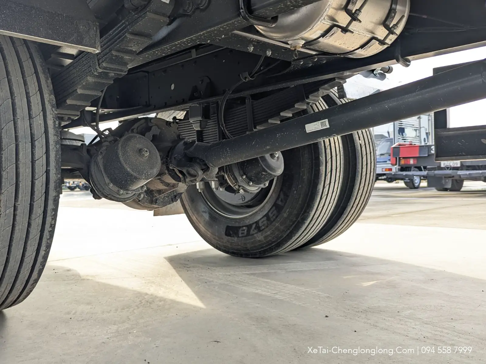 Khung gầm xe tải Chenglong 8 tấn H5 240HP thùng dài 9m9