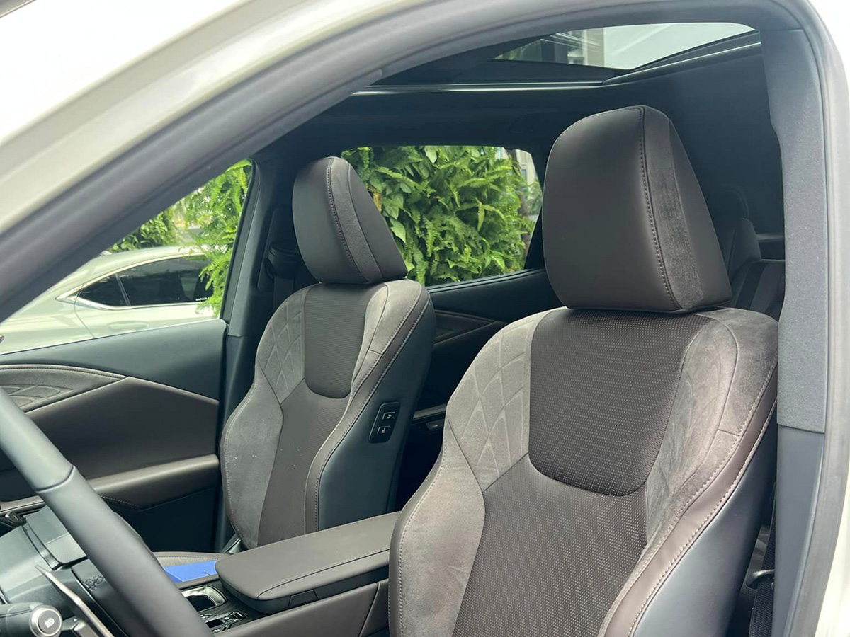 khac-nhau-ghe-ngoi-giua-ghe-ngoi-rx350-luxury-va-rx500h-f-sport_anh_5