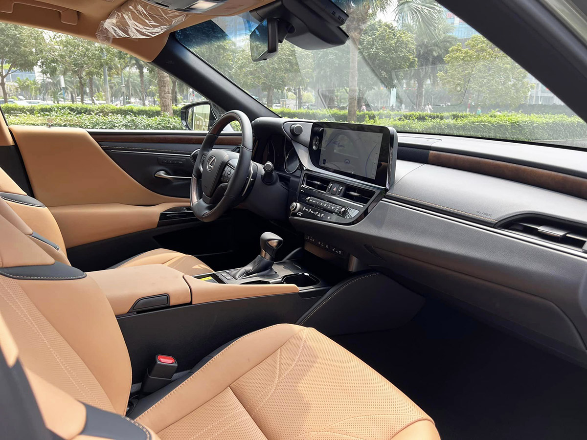 Nội thất xe Lexus ES 300h