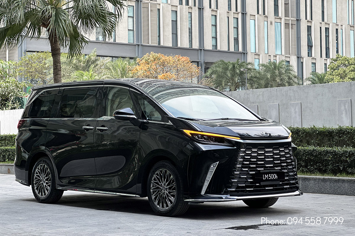Xe Lexus LM500h 6 chỗ màu Đen