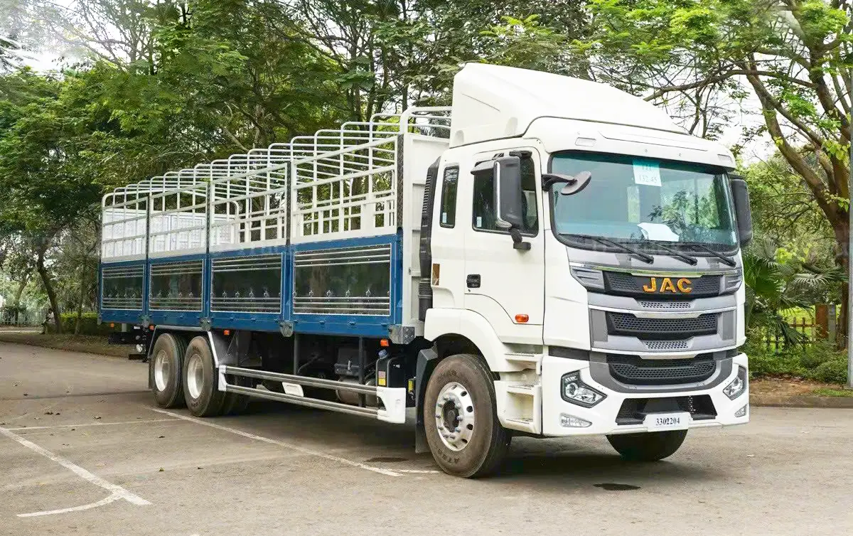 Xe tải JAC A5 3 chân 15 tấn