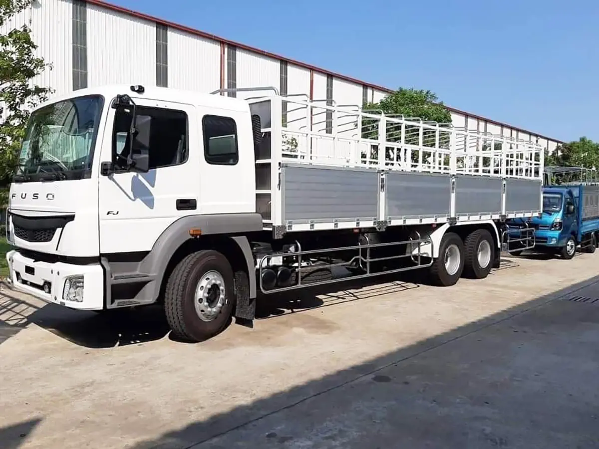 Xe tải Mitsubishi Fuso FJ 3 chân