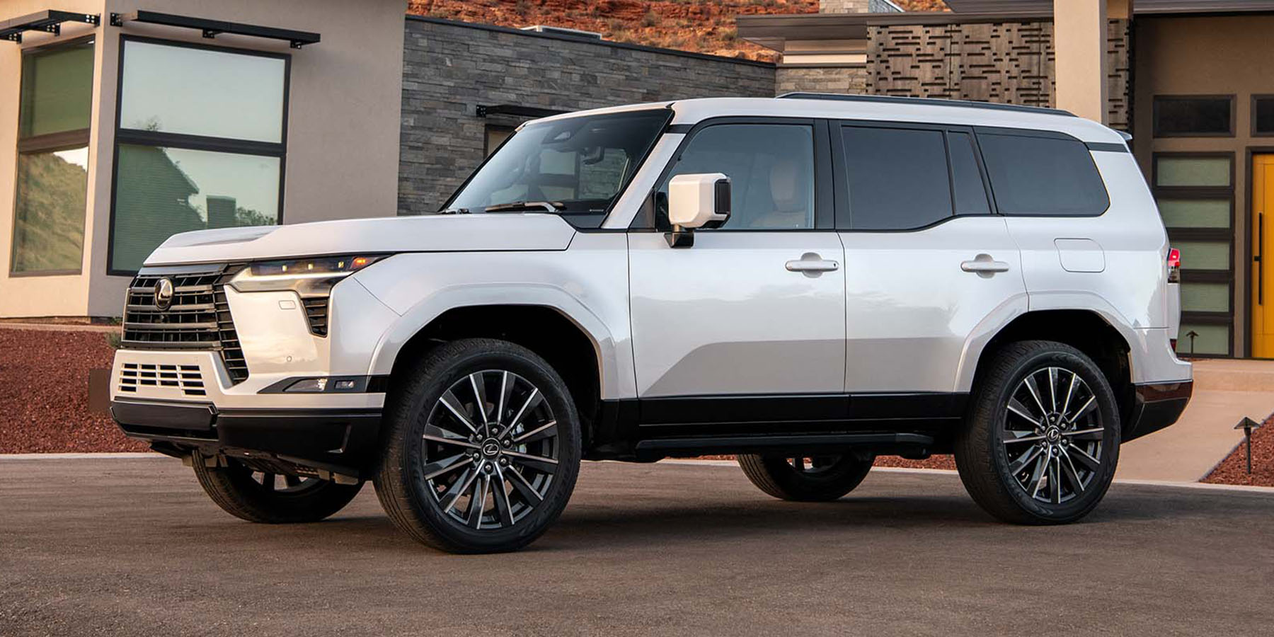 Lexus GX 550 phiên bản 7 chỗ cao cấp